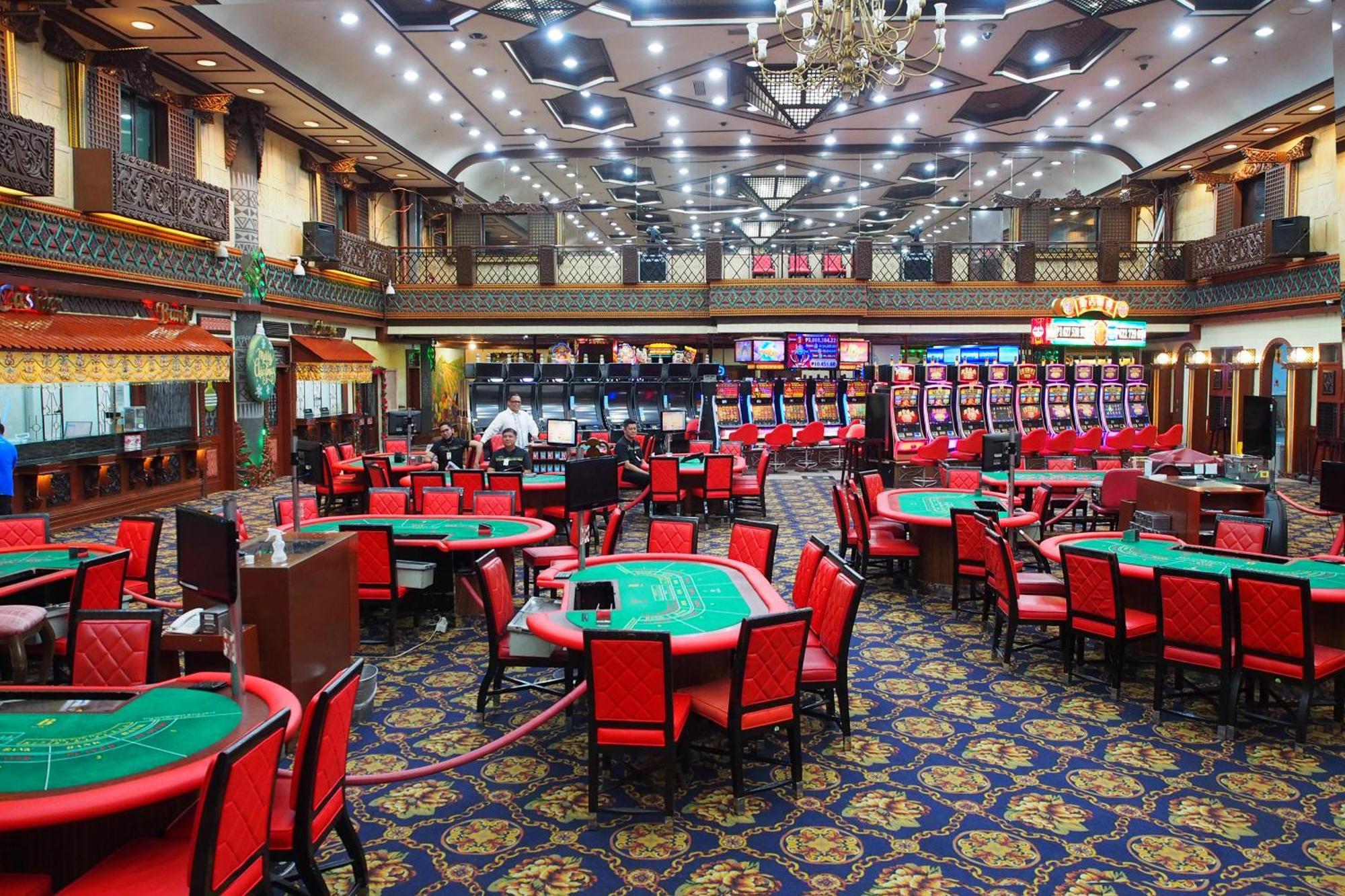 Grand Regal Hotel