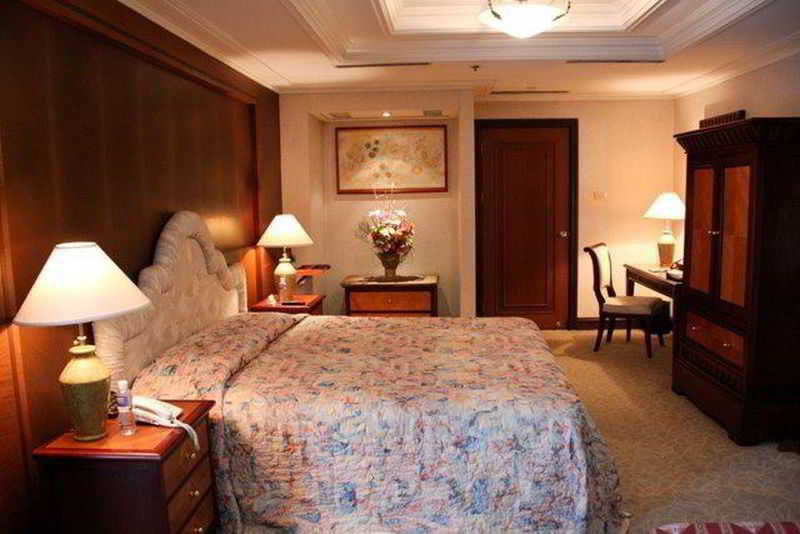 Grand Regal Hotel 4*